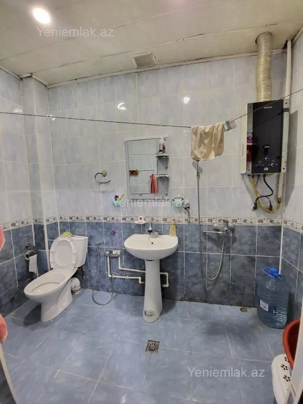 Satılır 4 otaqlı köhnə tikili 122 m²