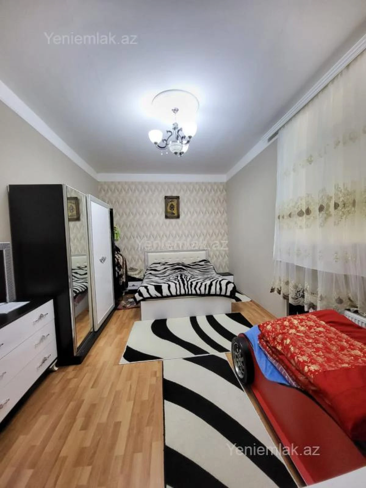 Satılır 4 otaqlı köhnə tikili 122 m²