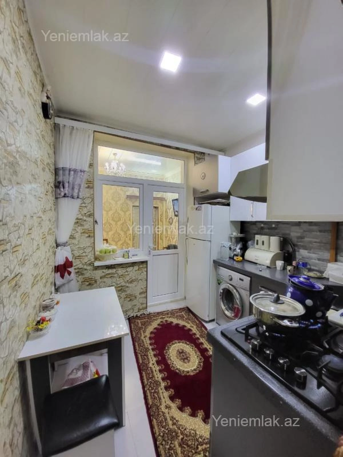 Satılır 4 otaqlı köhnə tikili 122 m²