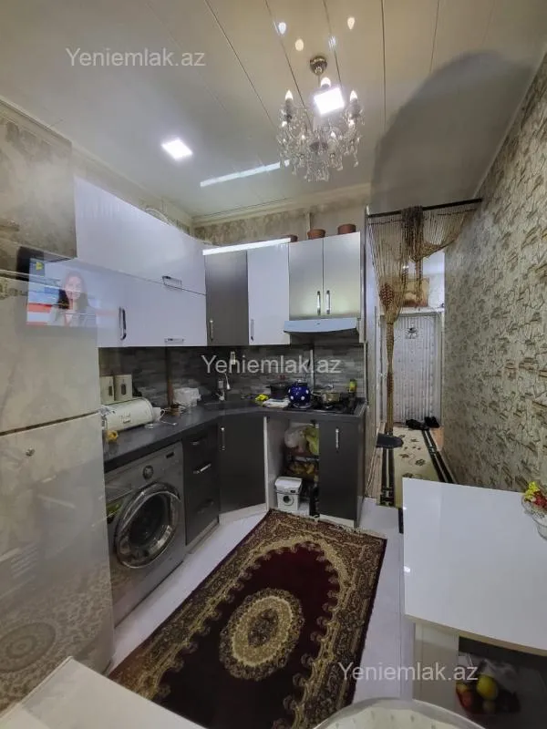 Satılır 4 otaqlı köhnə tikili 122 m²