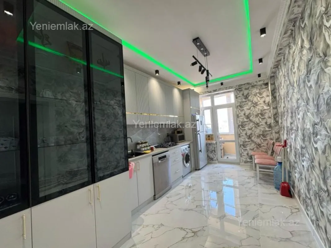 Satılır 3 otaqlı yeni tikili 110 m²