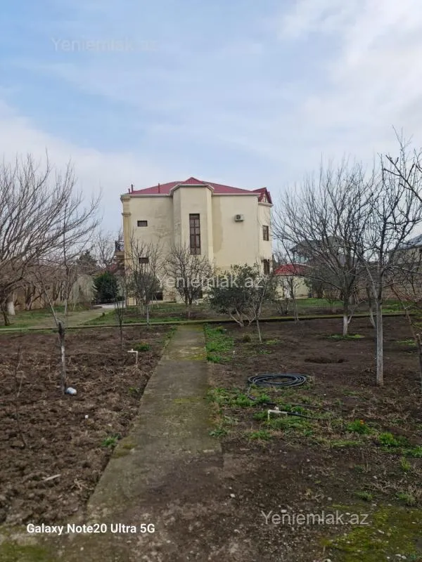 Satılır 6 otaqlı həyət evi 600 m²