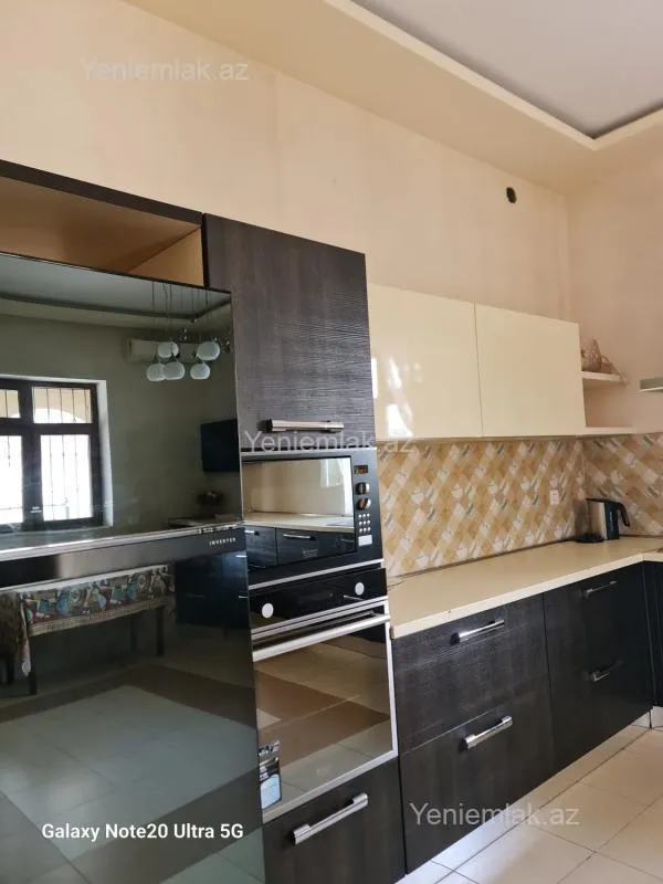 Satılır 6 otaqlı həyət evi 600 m²