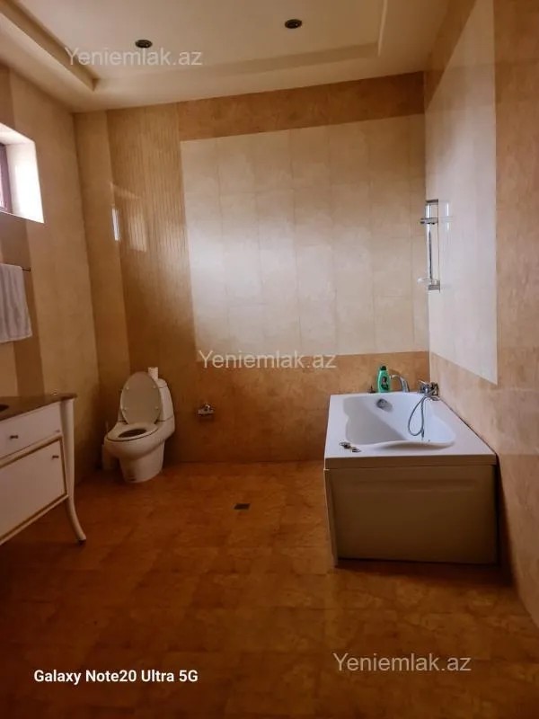 Satılır 6 otaqlı həyət evi 600 m²