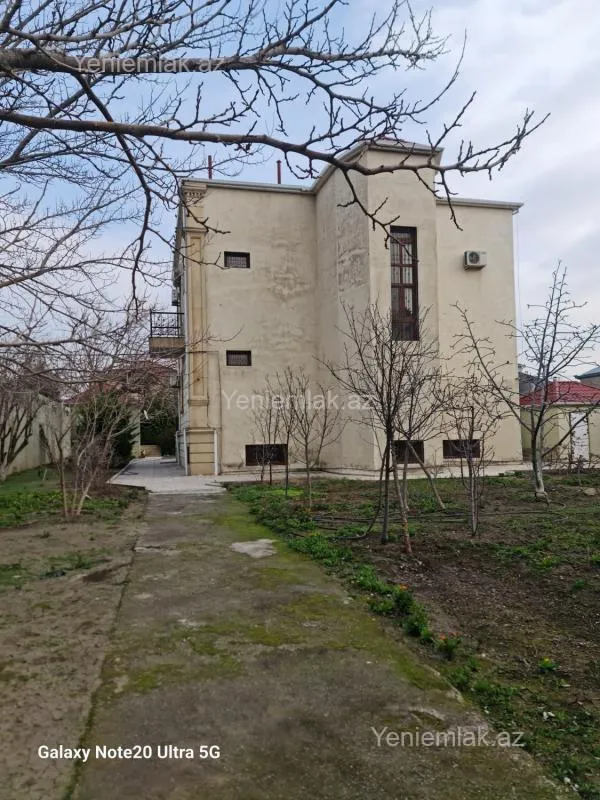 Satılır 6 otaqlı həyət evi 600 m²
