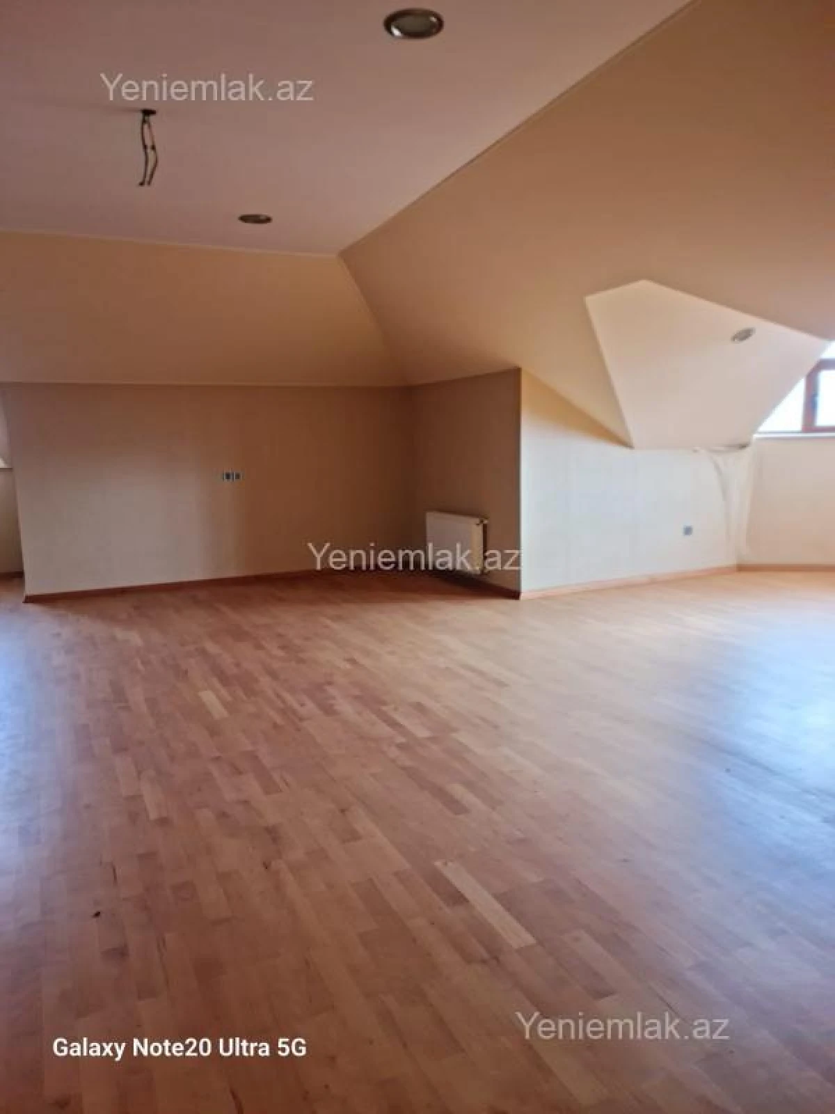 Satılır 6 otaqlı həyət evi 600 m²