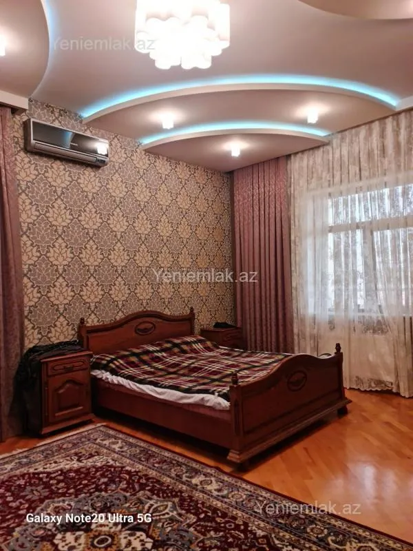 Satılır 6 otaqlı həyət evi 600 m²