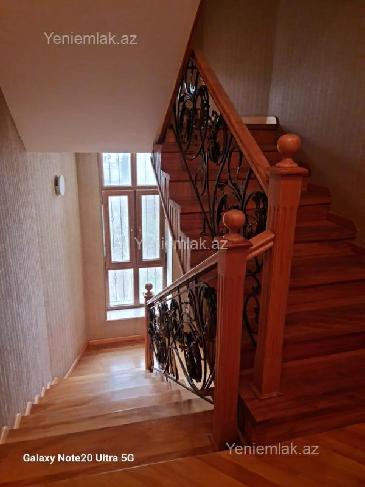 Satılır 6 otaqlı həyət evi 600 m²