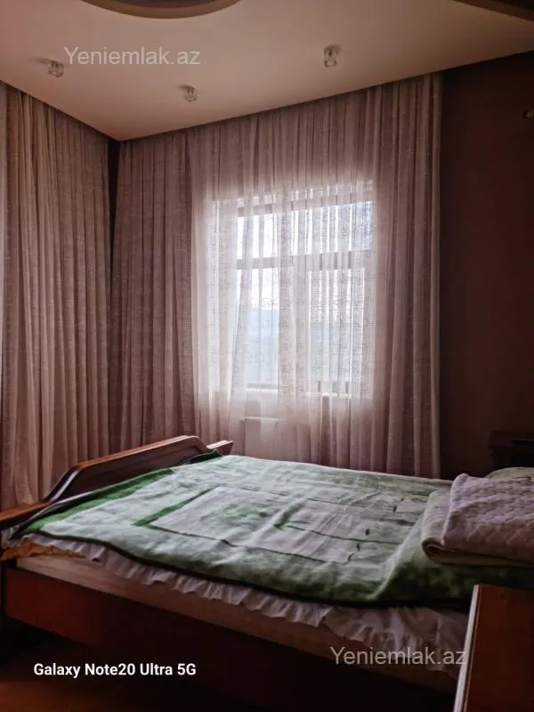 Satılır 6 otaqlı həyət evi 600 m²
