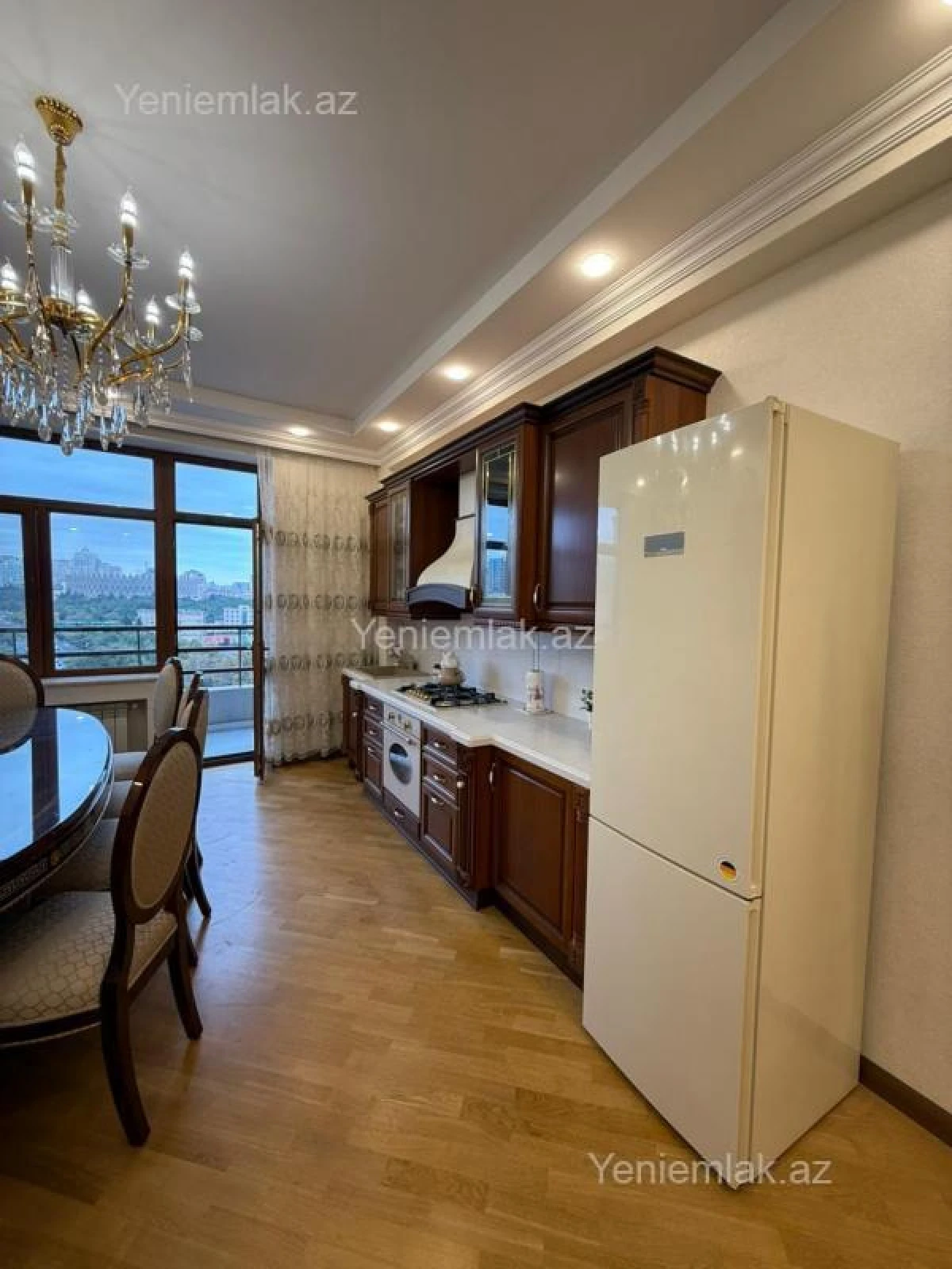 Satılır 3 otaqlı yeni tikili 110 m²