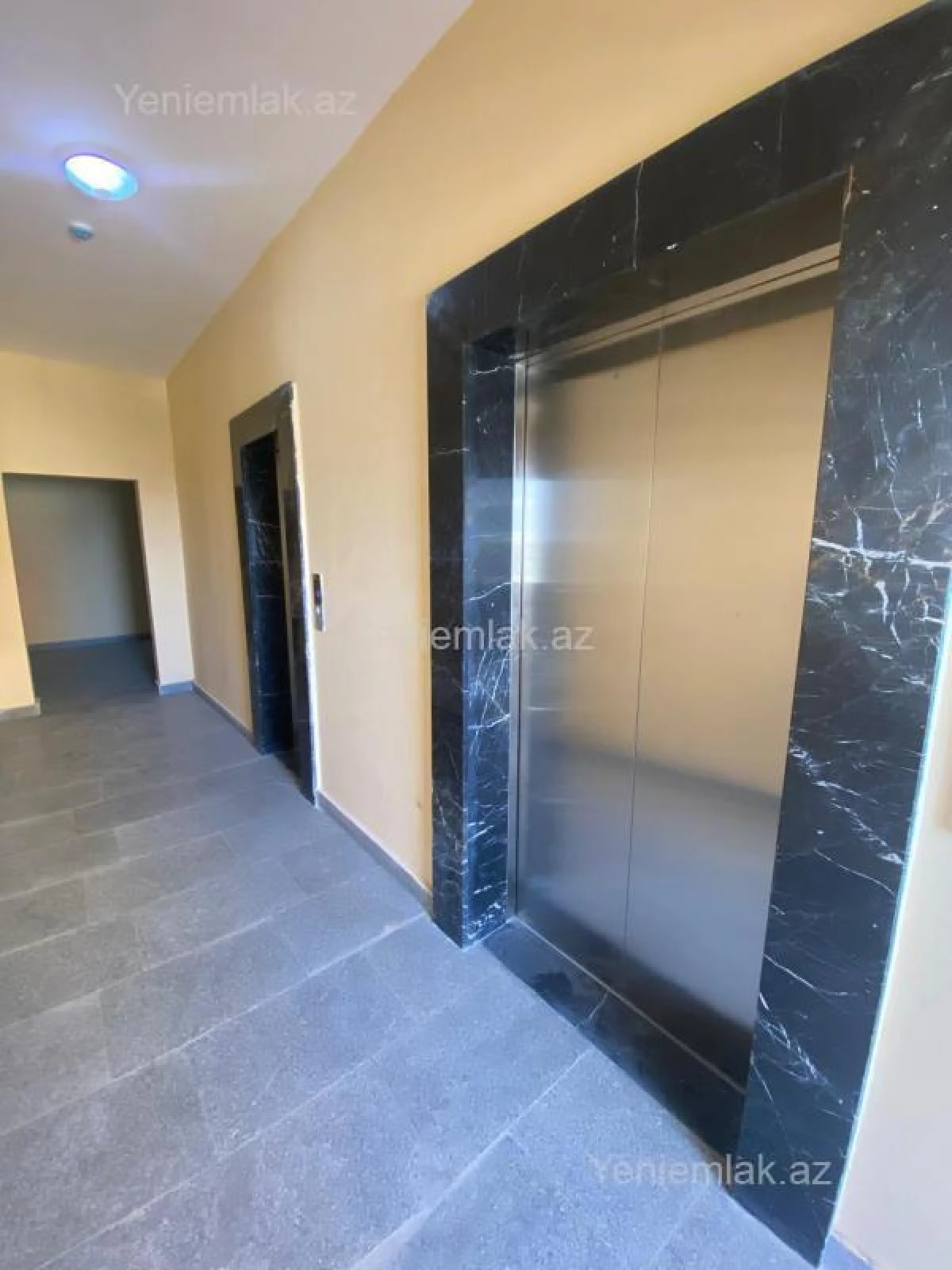 Satılır 2 otaqlı yeni tikili 105 m²