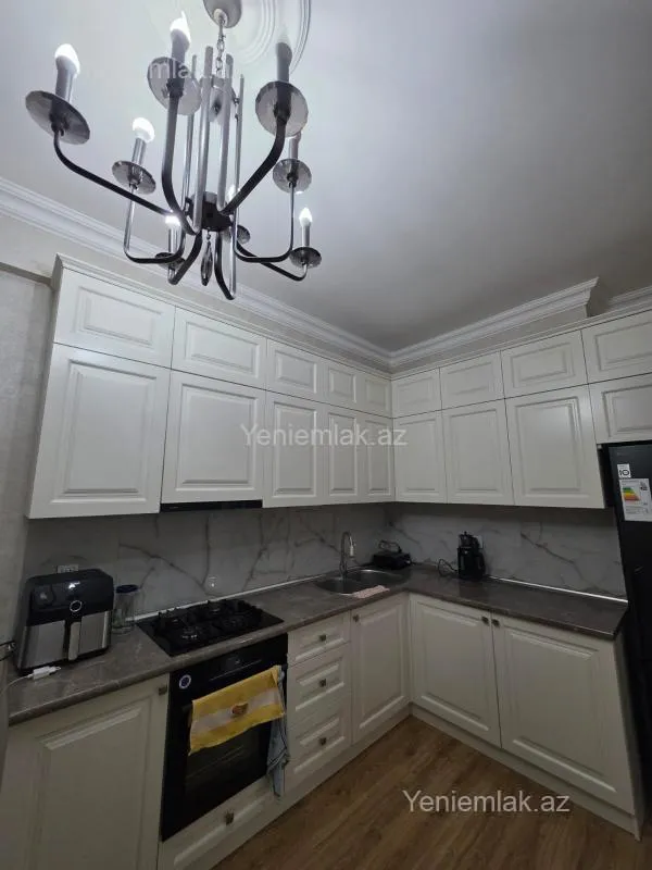 Satılır 3 otaqlı yeni tikili 100 m²