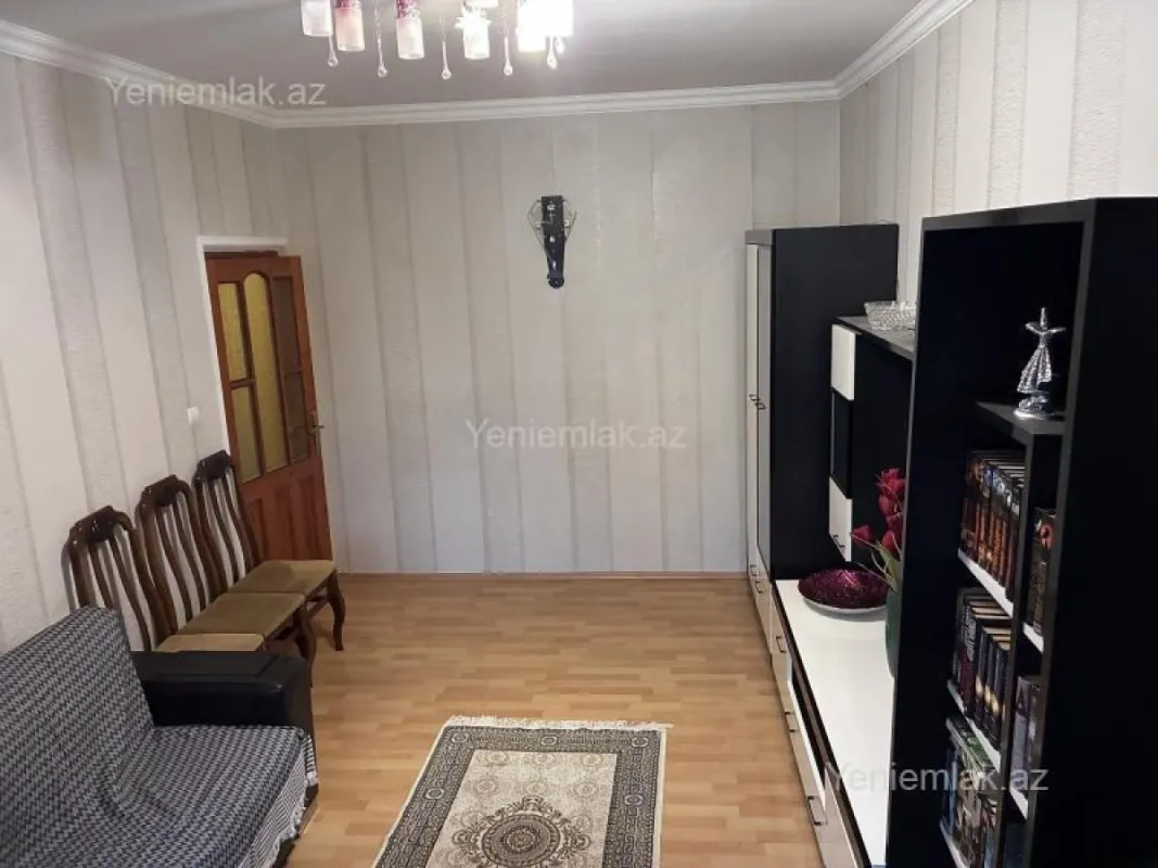 Satılır 4 otaqlı köhnə tikili 95 m²