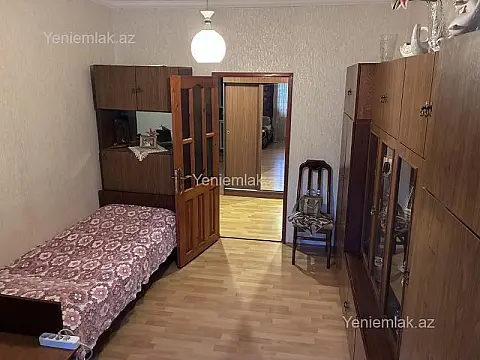 Satılır 4 otaqlı köhnə tikili 95 m²