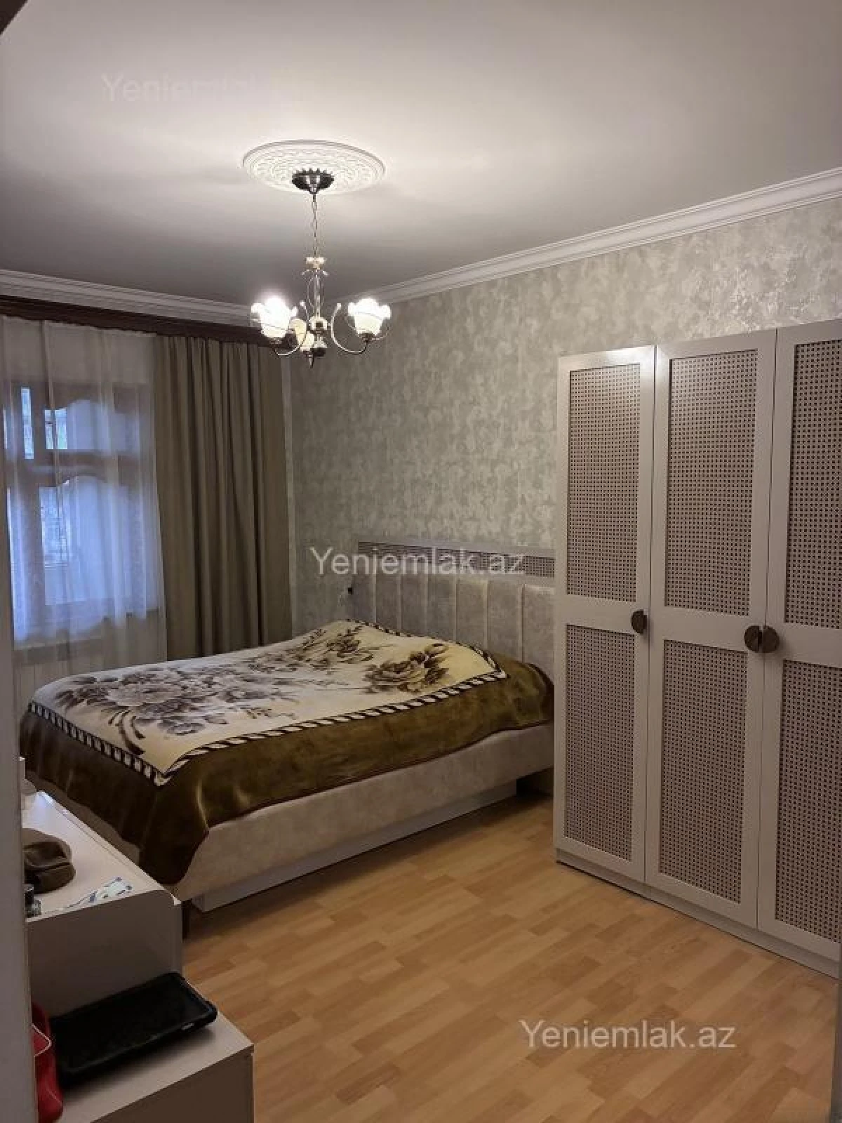 Satılır 4 otaqlı köhnə tikili 95 m²