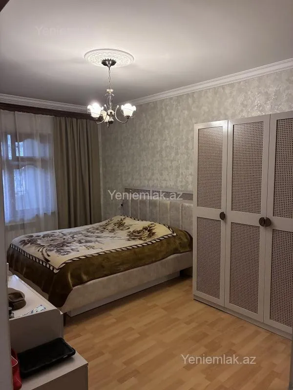 Satılır 4 otaqlı köhnə tikili 95 m²