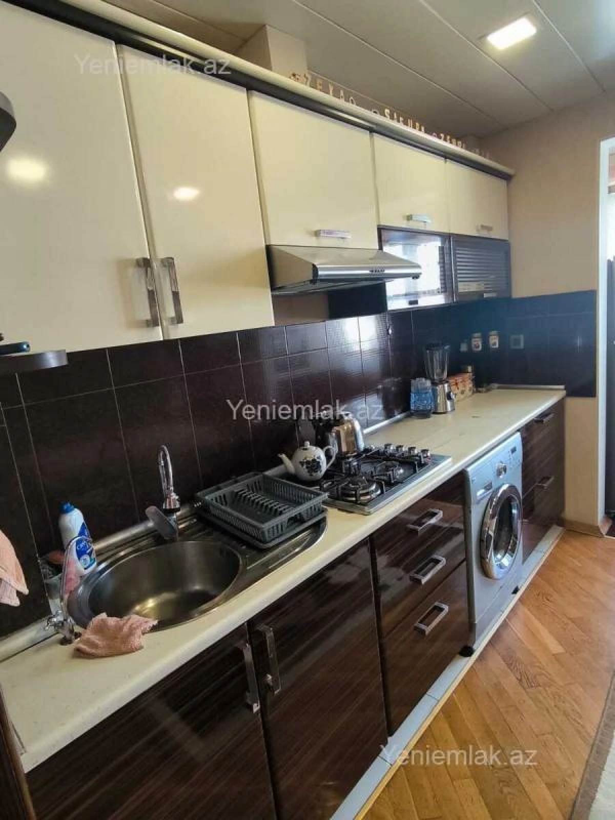 Satılır 4 otaqlı köhnə tikili 95 m²