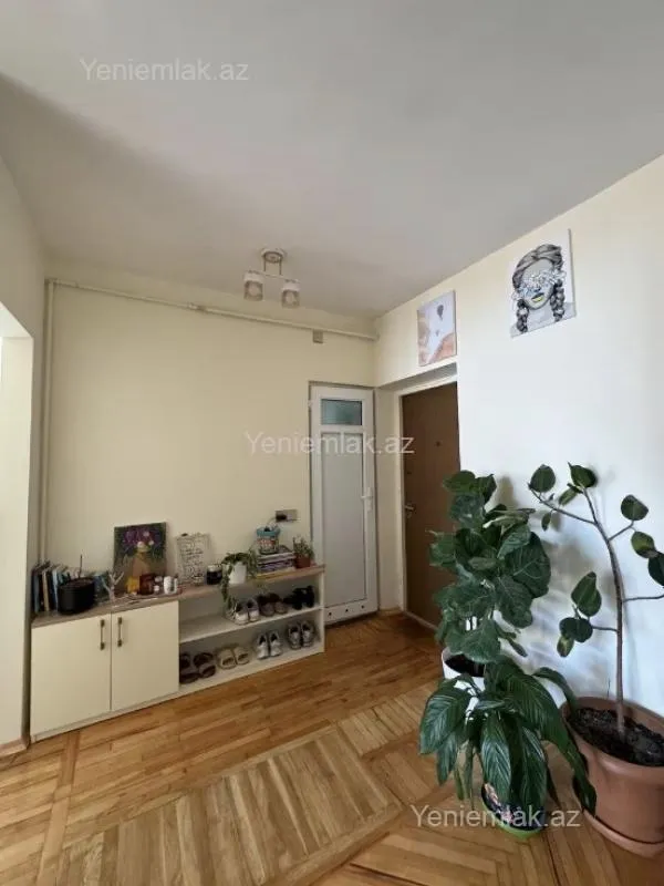 Satılır 2 otaqlı köhnə tikili 45 m²