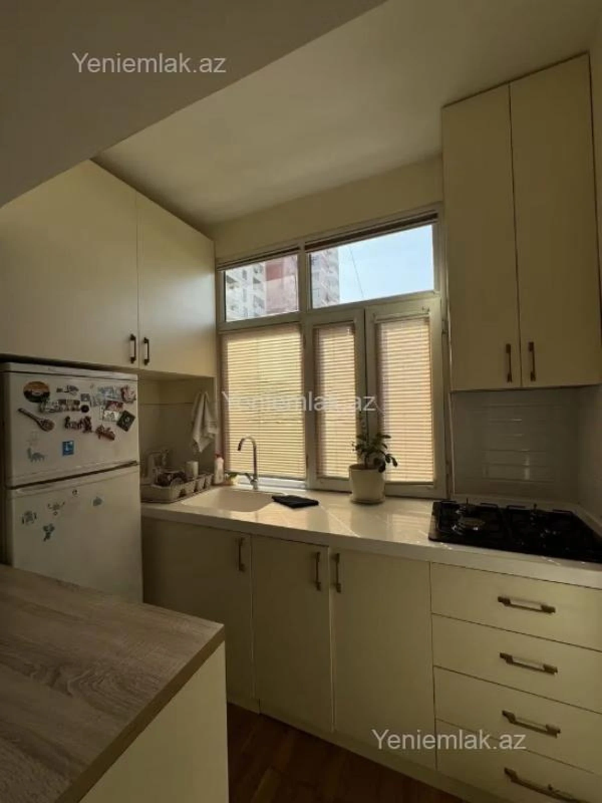 Satılır 2 otaqlı köhnə tikili 45 m²