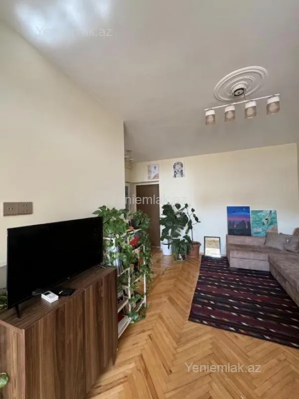 Satılır 2 otaqlı köhnə tikili 45 m²