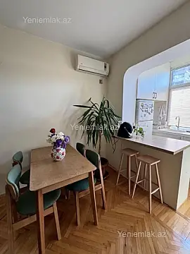 Satılır 2 otaqlı köhnə tikili 45 m²