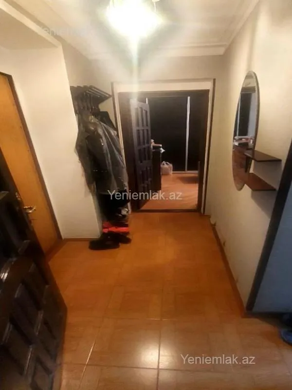 Satılır 2 otaqlı köhnə tikili 55 m²
