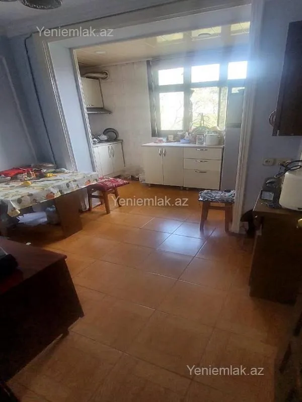 Satılır 2 otaqlı köhnə tikili 55 m²