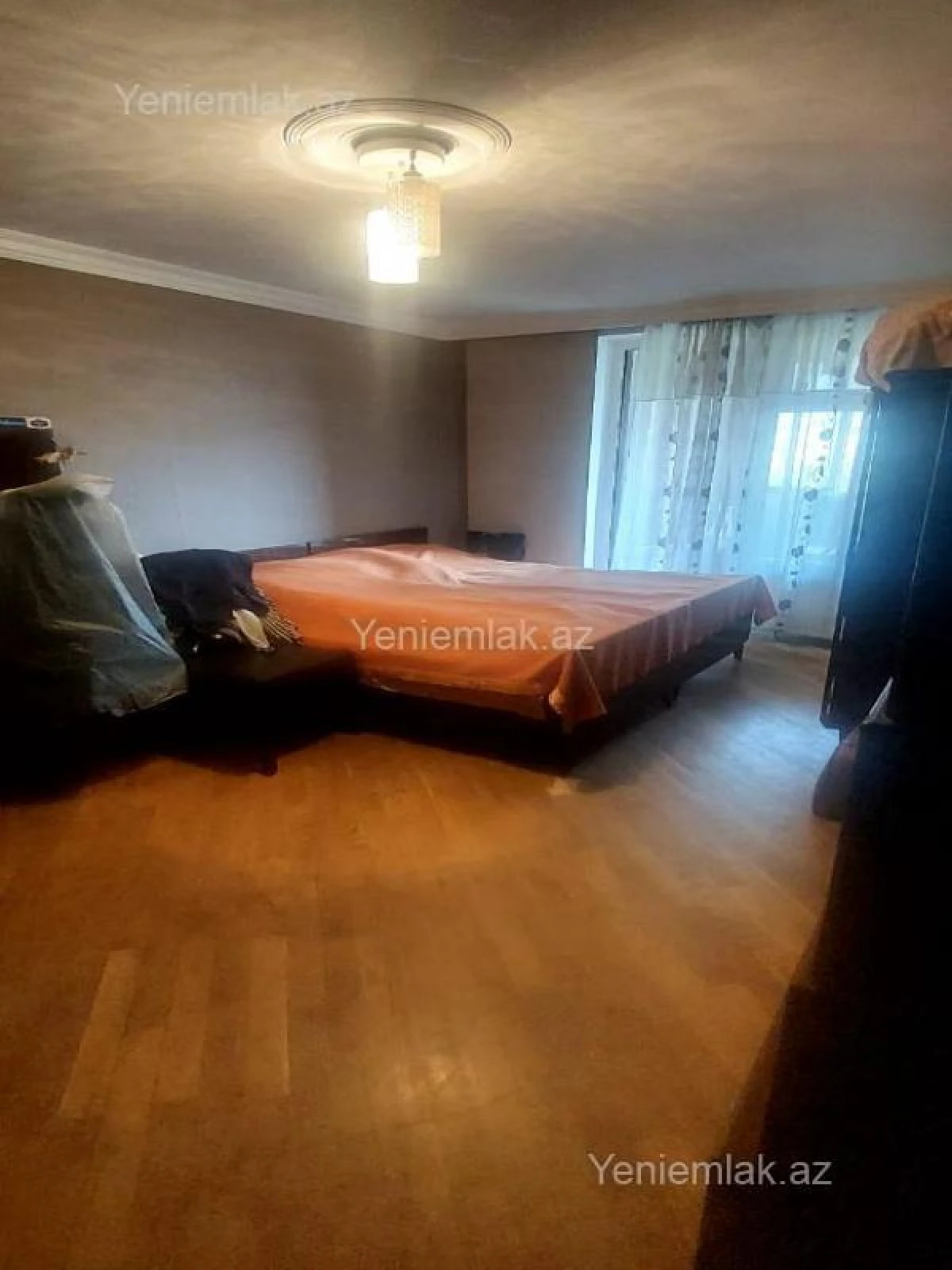 Satılır 2 otaqlı köhnə tikili 55 m²