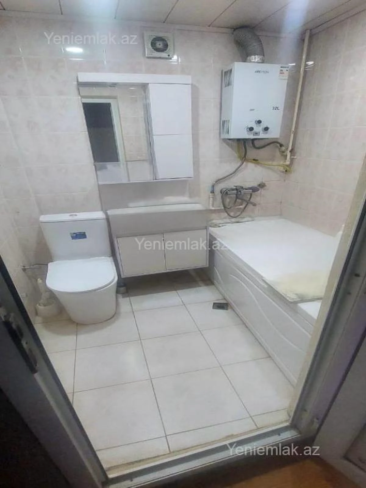 Satılır 2 otaqlı köhnə tikili 55 m²
