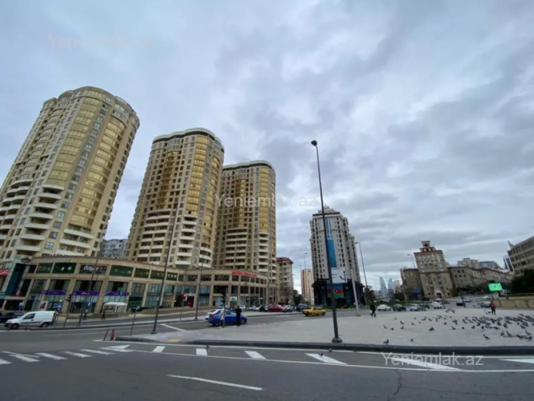 Satılır 5 otaqlı yeni tikili 400 m²