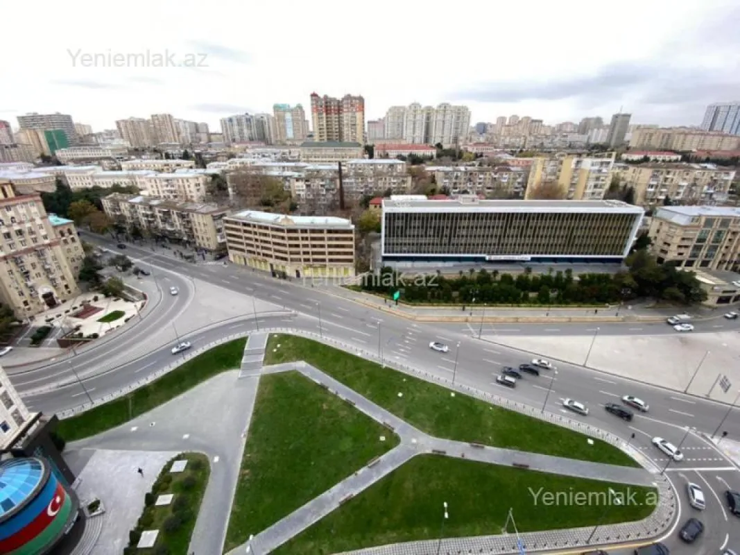 Satılır 5 otaqlı yeni tikili 400 m²