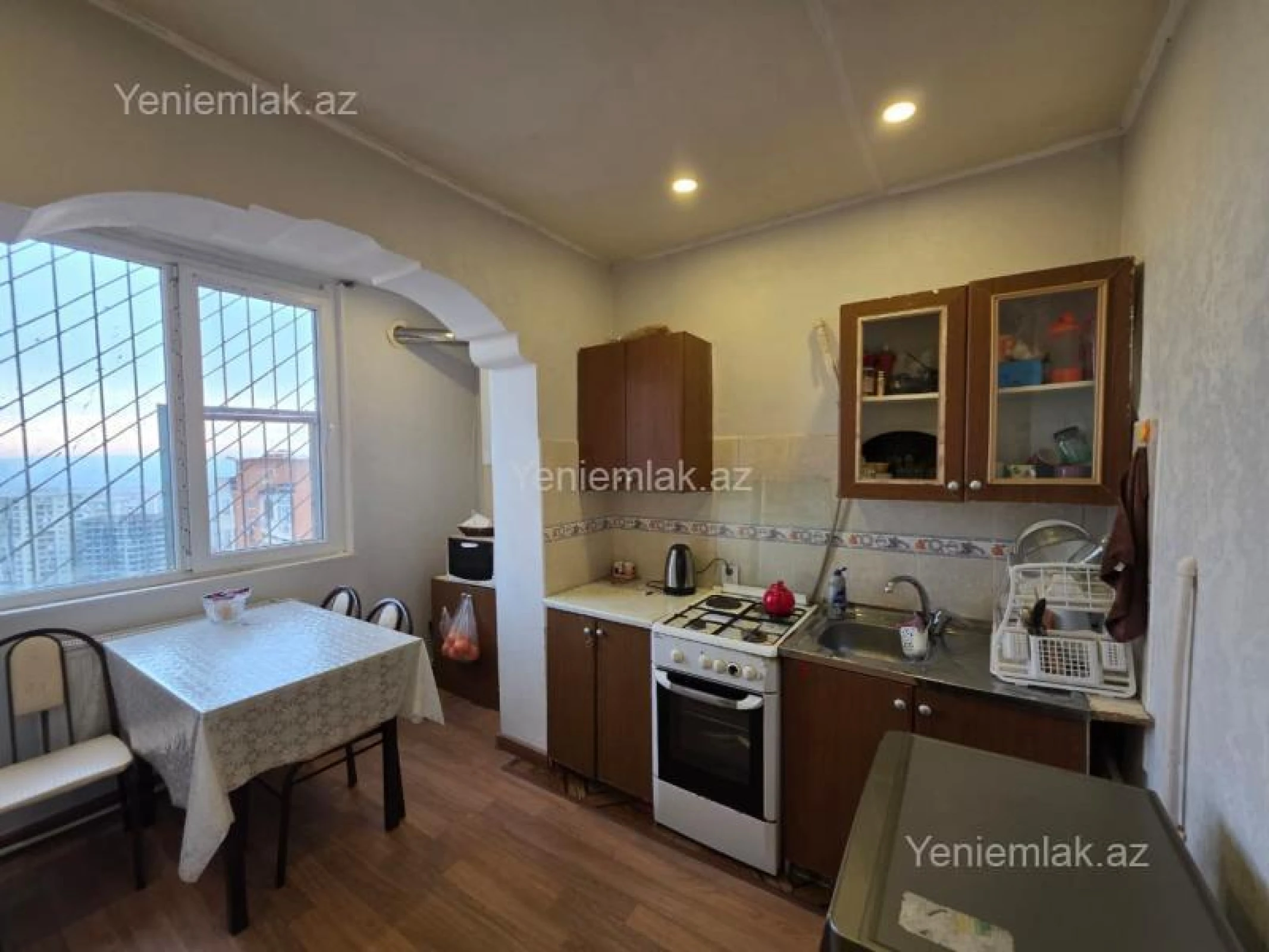 Satılır 3 otaqlı köhnə tikili 80 m²