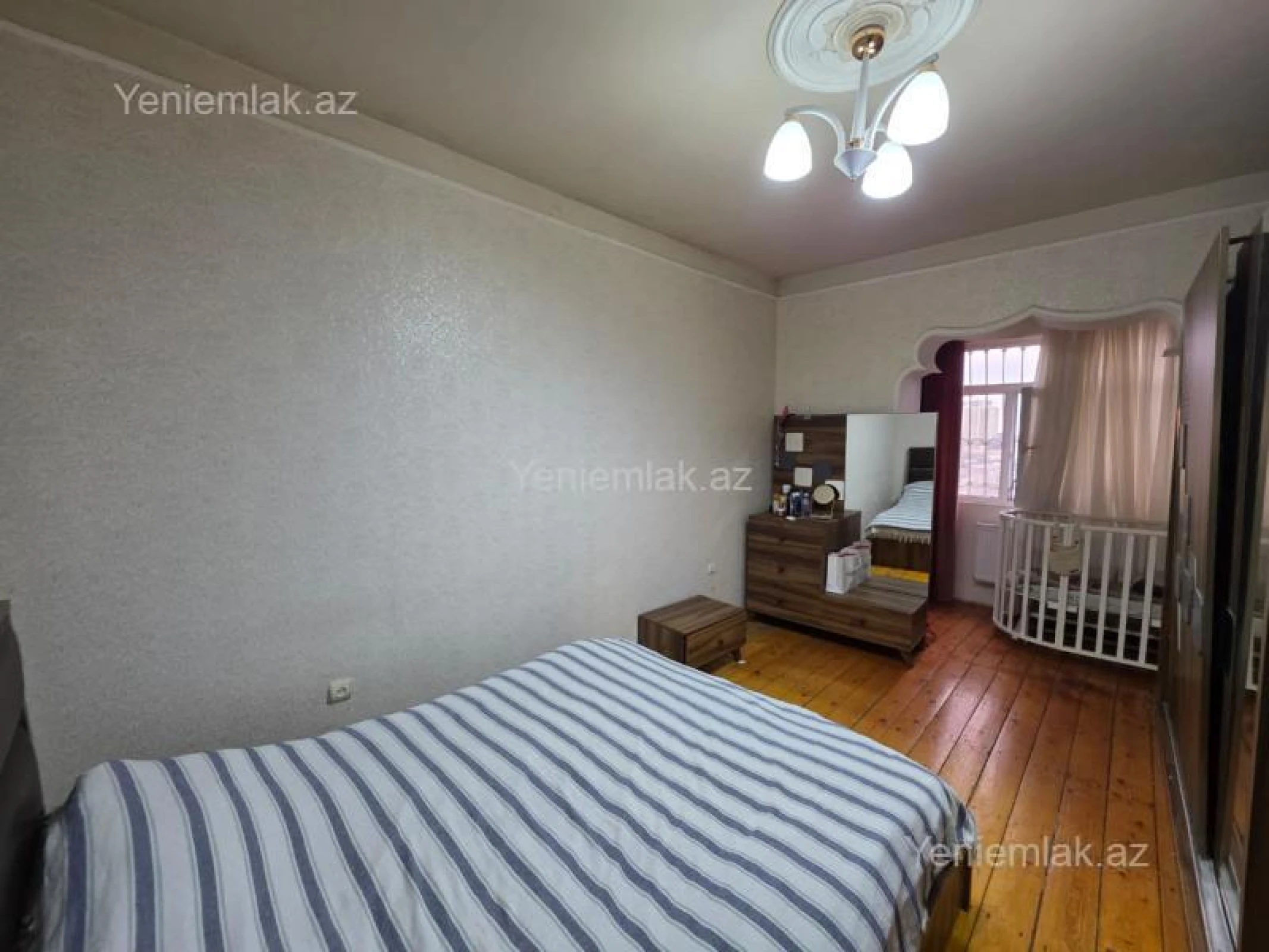 Satılır 3 otaqlı köhnə tikili 80 m²