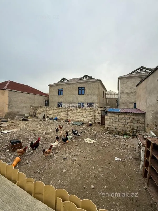 Satılır 5 otaqlı həyət evi 200 m²