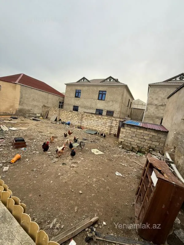 Satılır 5 otaqlı həyət evi 200 m²