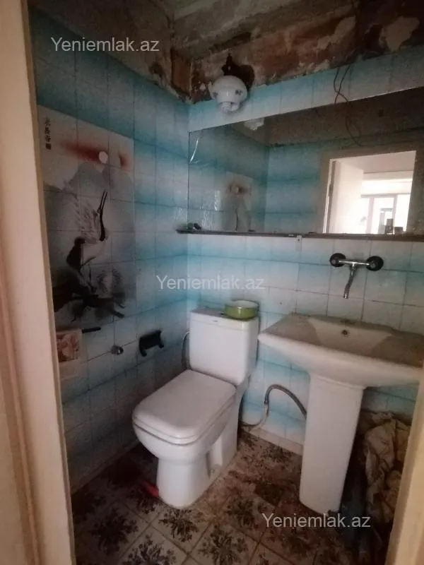 Satılır 2 otaqlı köhnə tikili 80 m²