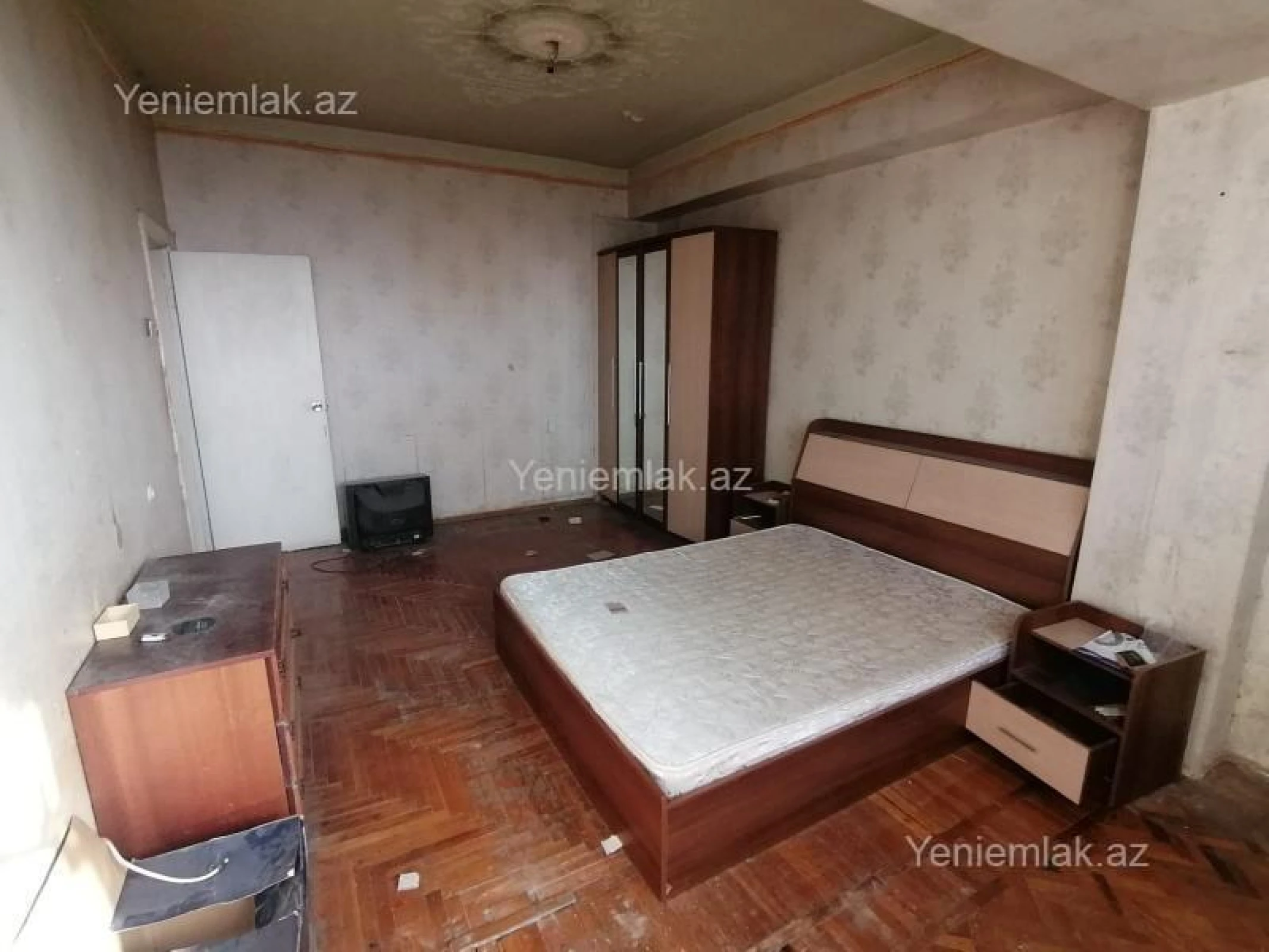 Satılır 2 otaqlı köhnə tikili 80 m²