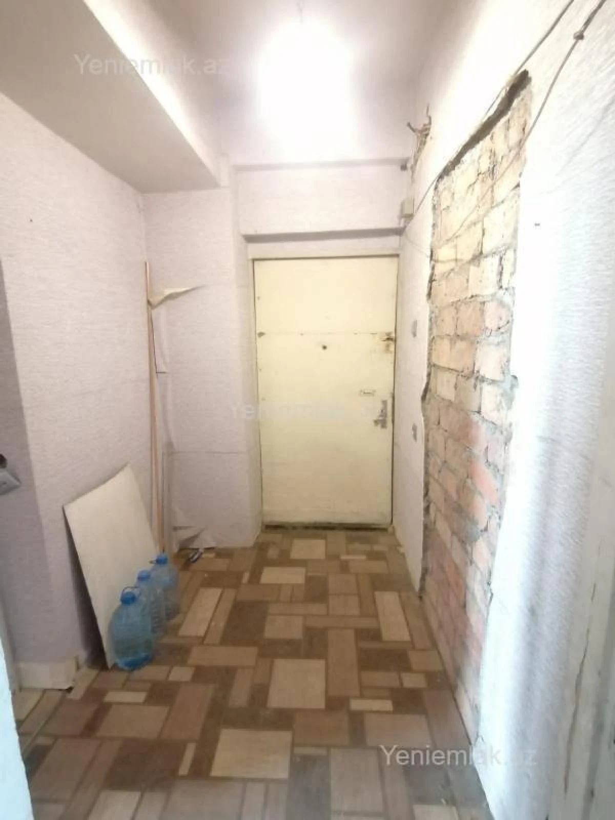 Satılır 2 otaqlı köhnə tikili 80 m²
