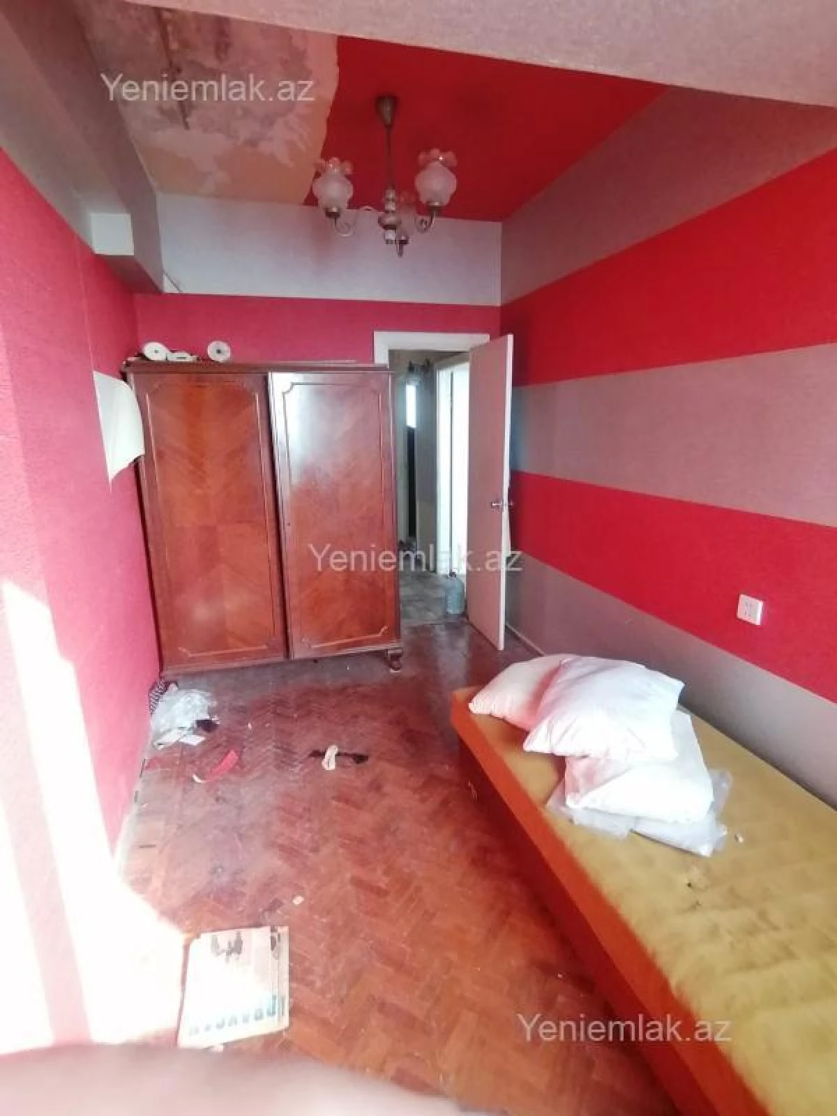 Satılır 2 otaqlı köhnə tikili 80 m²