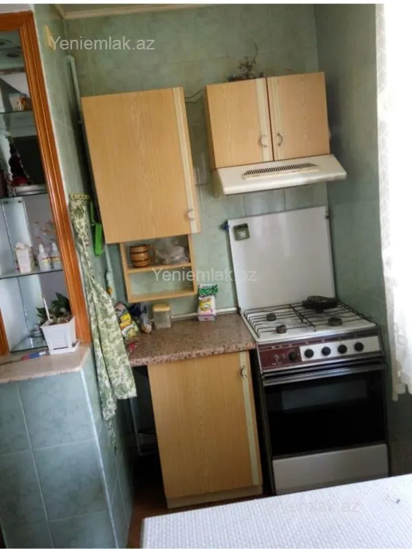 Satılır 3 otaqlı köhnə tikili 90 m²