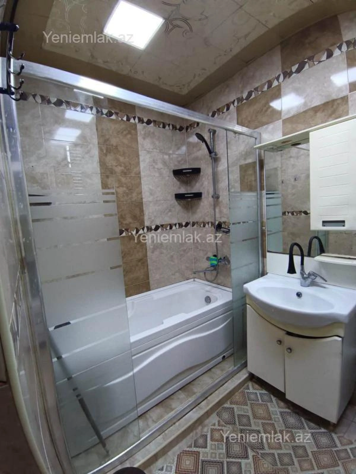 Satılır 3 otaqlı köhnə tikili 85 m²