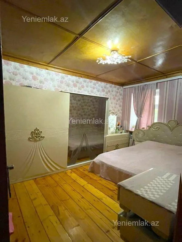 Satılır 3 otaqlı köhnə tikili 70 m²