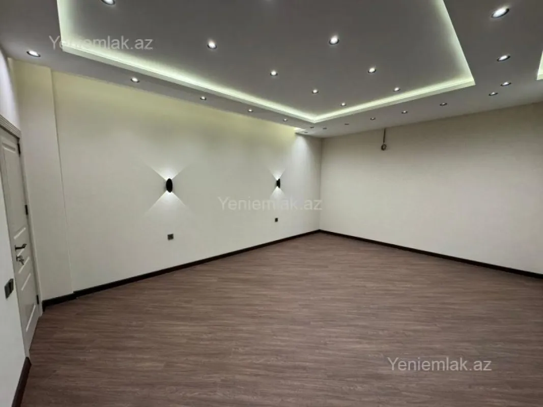 Satılır 3 otaqlı yeni tikili 135 m²