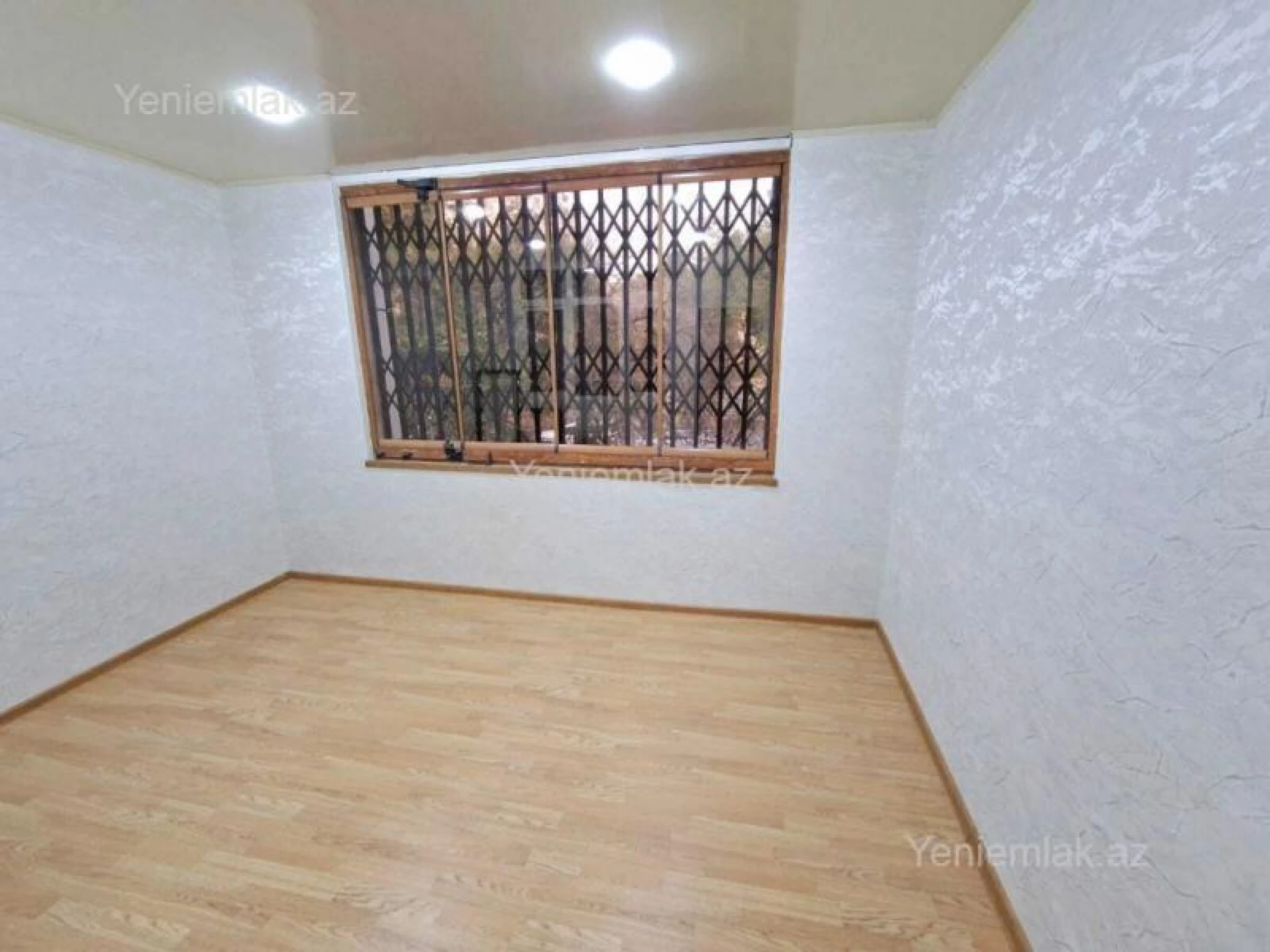Satılır 4 otaqlı köhnə tikili 80 m²