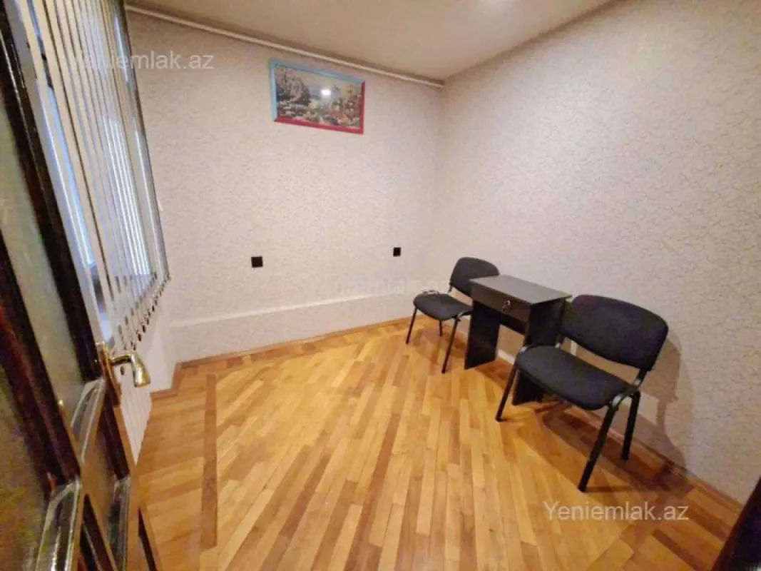 Satılır 4 otaqlı köhnə tikili 80 m²