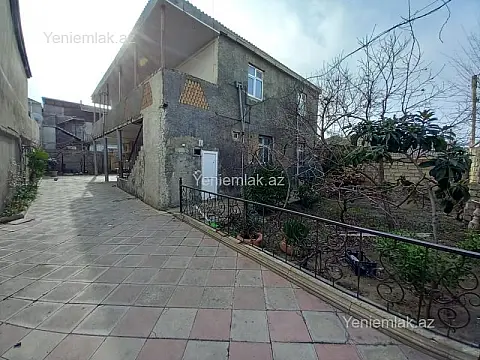 Satılır 8 otaqlı həyət evi 300 m²