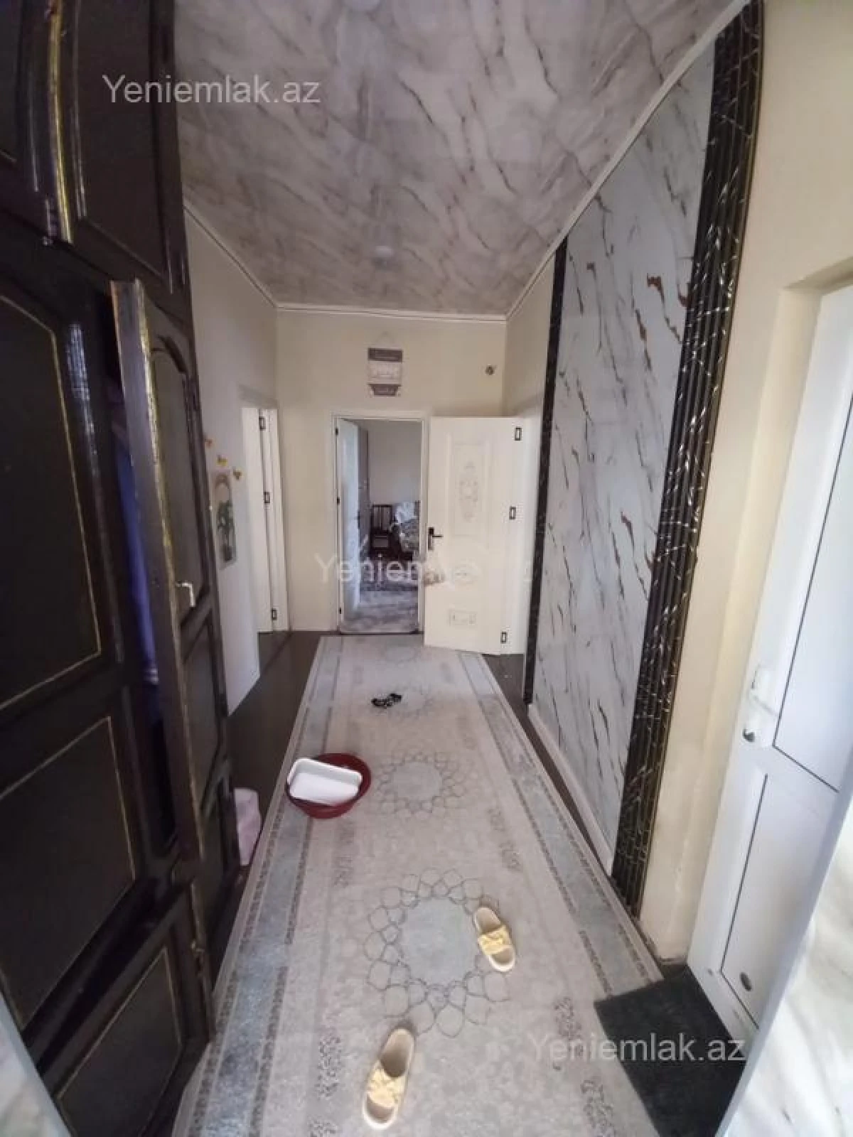 Satılır 8 otaqlı həyət evi 300 m²
