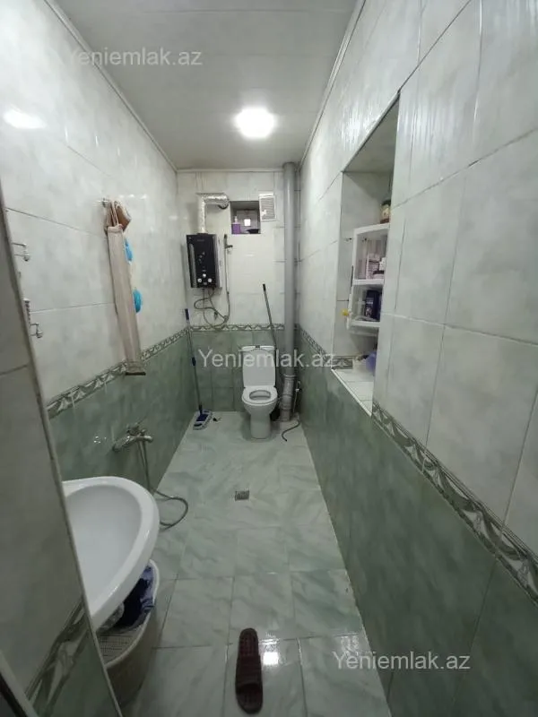 Satılır 8 otaqlı həyət evi 300 m²