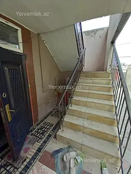 Satılır 8 otaqlı həyət evi 300 m²