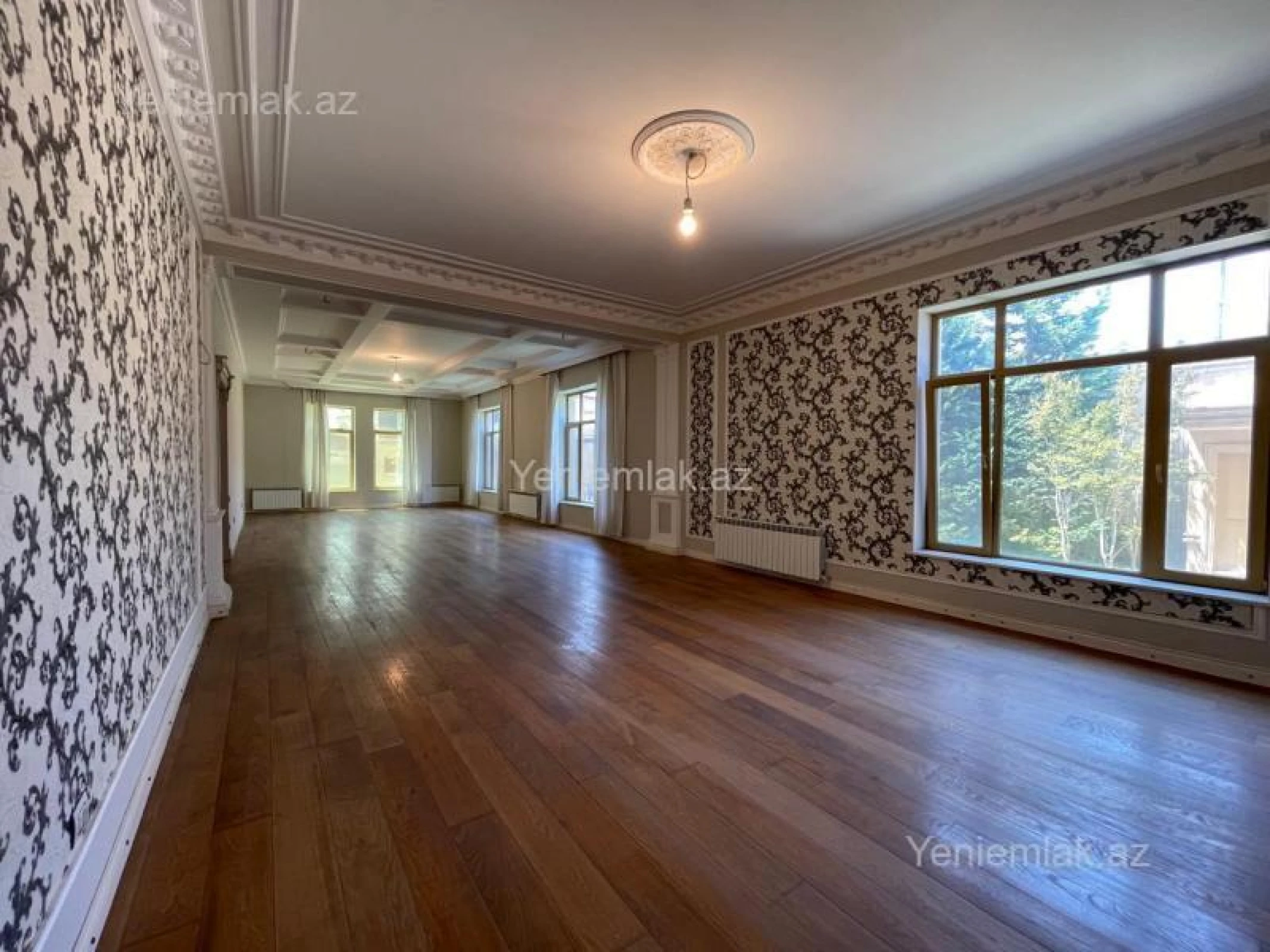 Satılır 10 otaqlı həyət evi 1000 m²